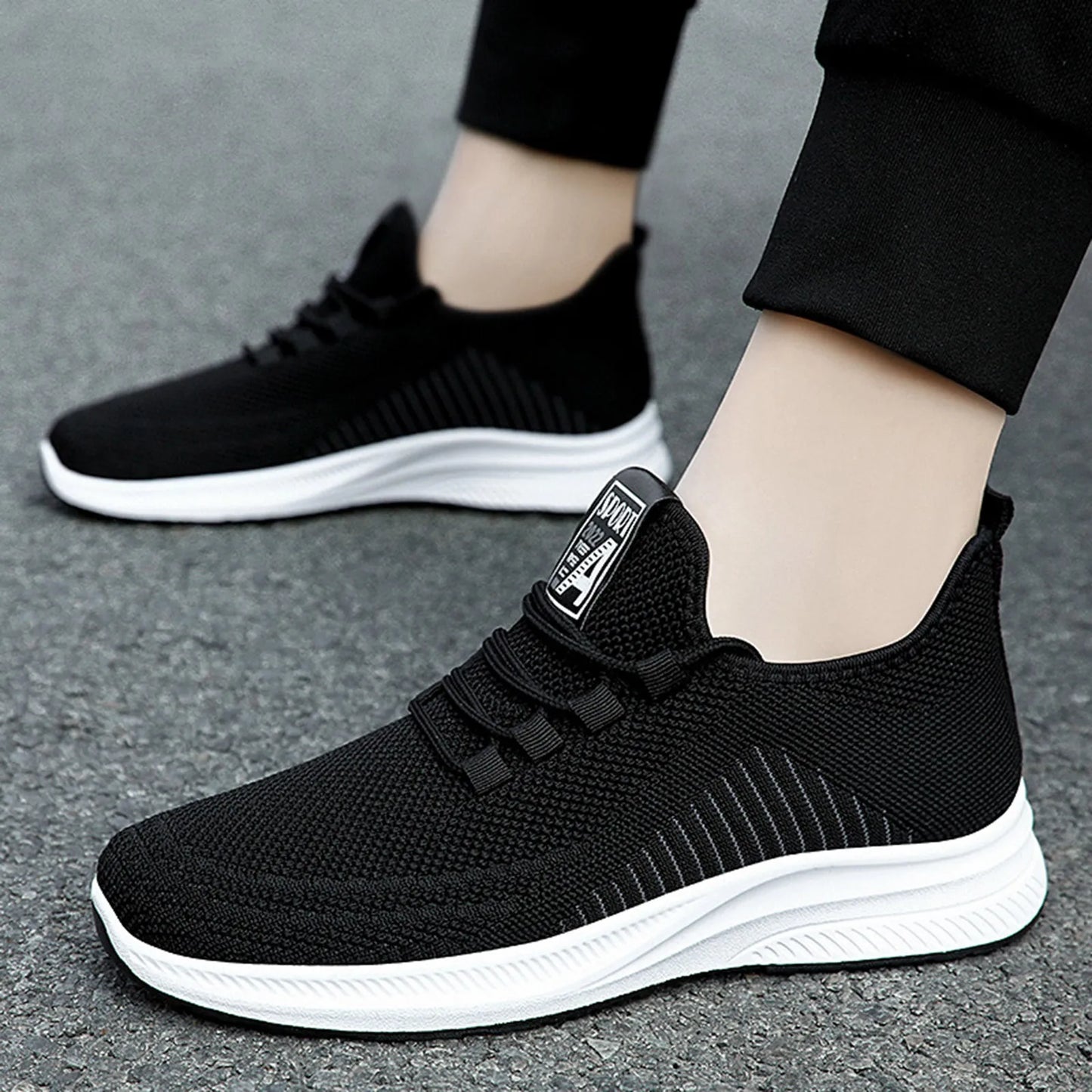 Men Solid Color Sneakers