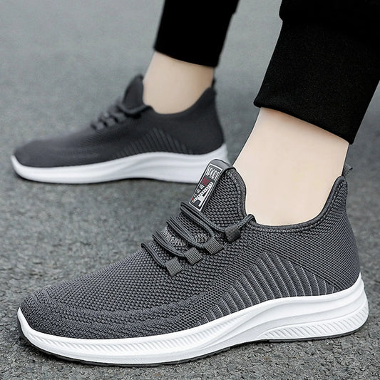 Men Solid Color Sneakers