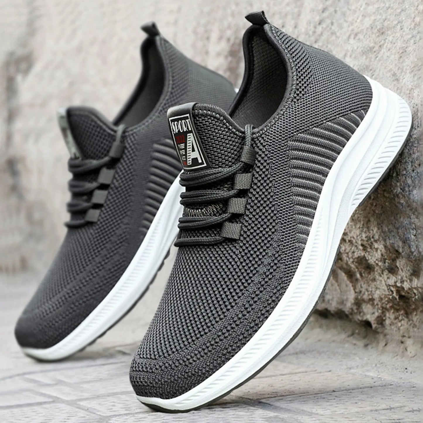 Men Solid Color Sneakers