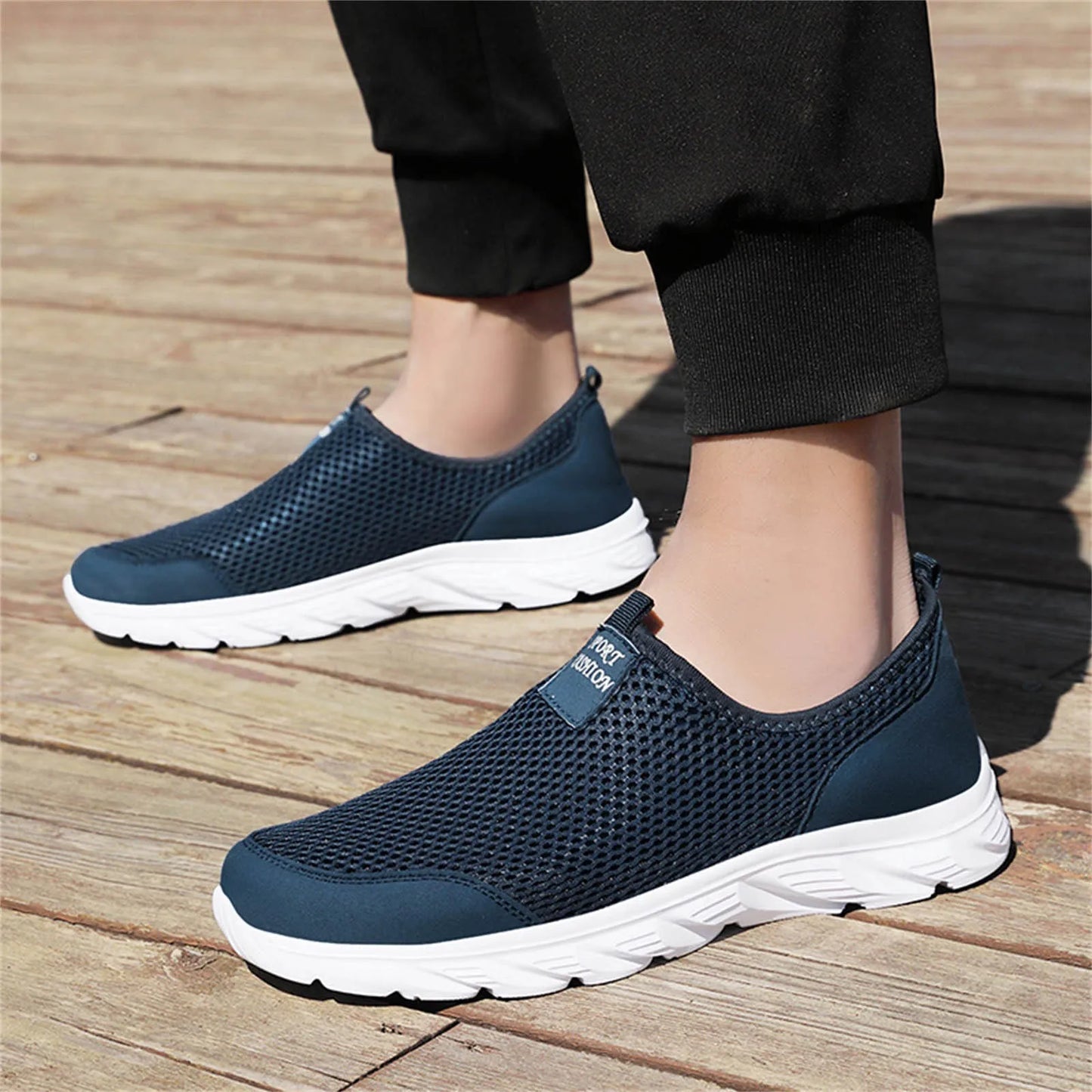 Men Lightweight Breathable Sneakers